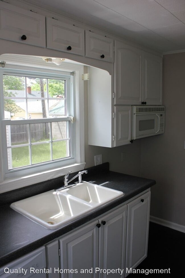 Building Photo - 2 br, 2 bath House - 212 Chandler St.