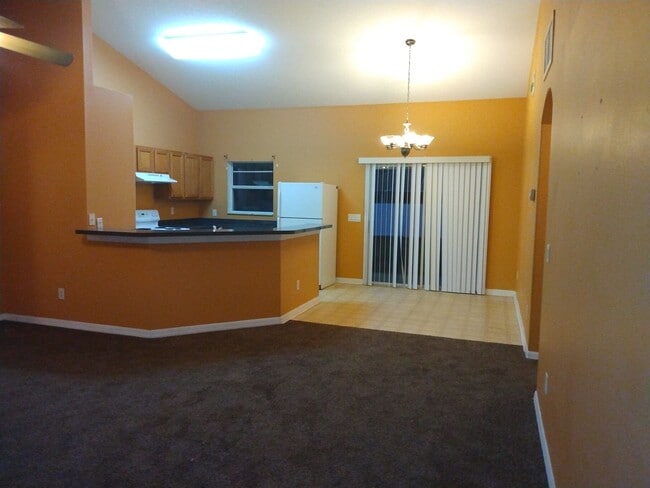 Foto del edificio - 14059 Sullivan St