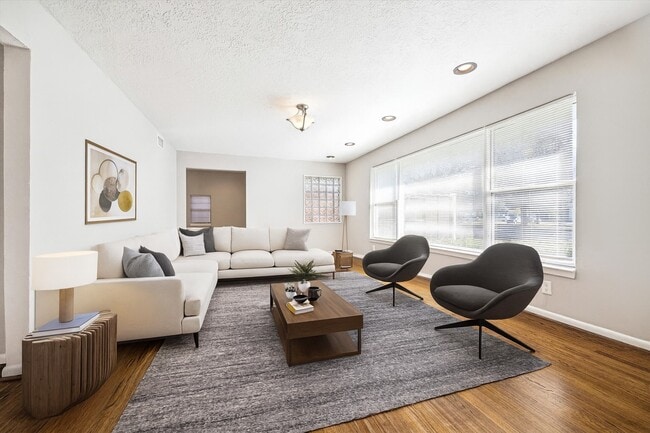 Foto del edificio - 2712 W Holcombe Blvd