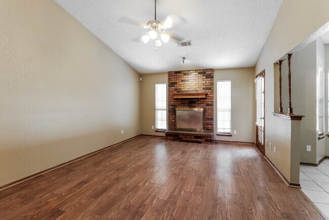 Building Photo - 2600 Amy Ct