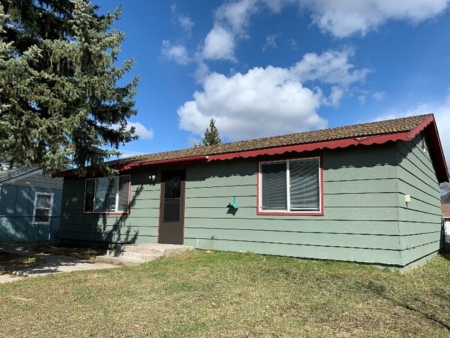 Building Photo - 413 3rd Ave W