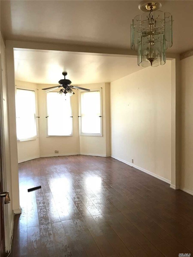 Foto del edificio - 60-29-60-59 59th Ave