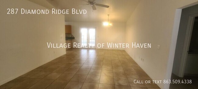 Building Photo - Beautiful 3 bedroom 2 bathroom home on Lar...