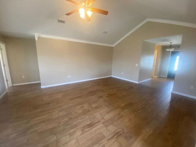 Foto del edificio - Spacious 3Bed/2Ba, Conveniently Located & ...