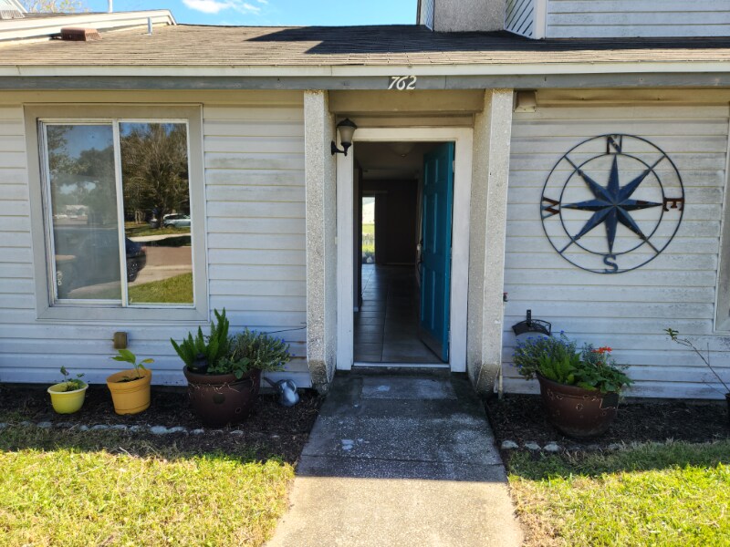 Primary Photo - 762 Aquatic Dr