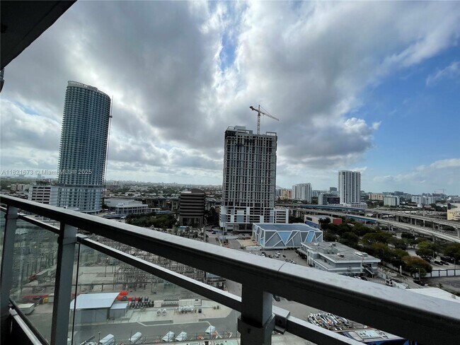 Foto del edificio - 90 SW 3rd St