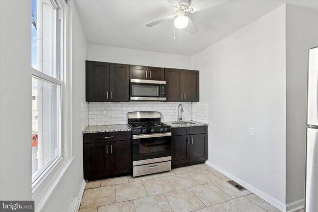 Foto del edificio - 1017 W Huntingdon St