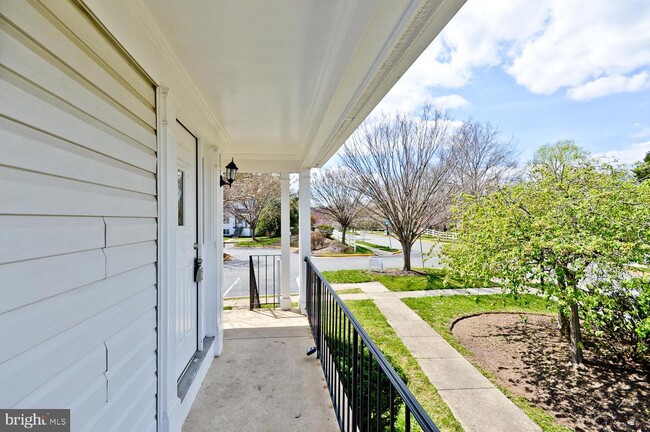 Building Photo - 7100 Dew Drop Way