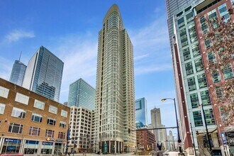 Building Photo - 345 N La Salle Dr
