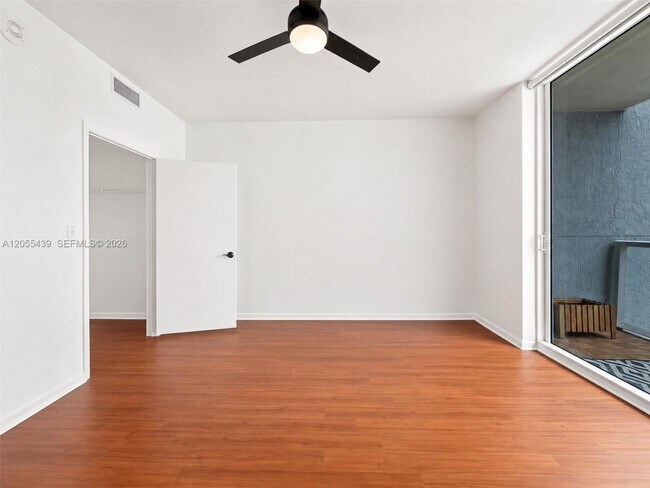 Foto del edificio - 253 NE 2nd St