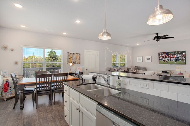 Building Photo - *Whitham Cottages* - 4 Bed/4 Bath- Walking...