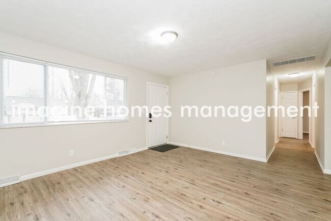 Foto del edificio - 12346 Riley Road
