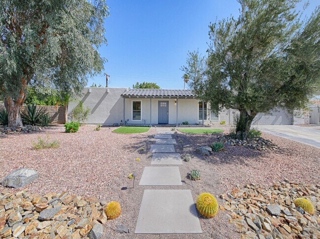 Building Photo - 2210 E Powell Rd