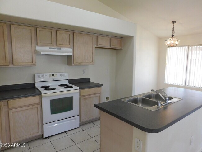 Foto del edificio - 2430 E Fairview St