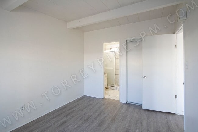 Foto del edificio - Pacific Beach 1 Bedroom Cottage with Parki...