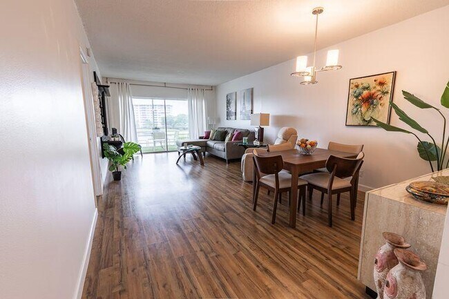 Foto del edificio - 2751 N Palm Aire Dr