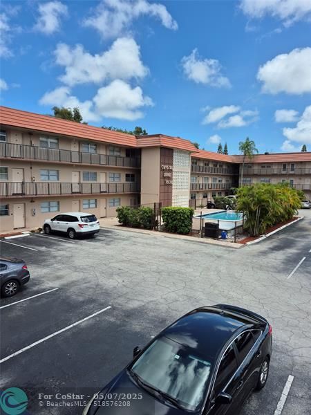 Foto del edificio - 3930 Crystal Lake Dr