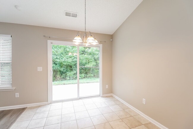Building Photo - 2111 Hunters Trail Dr