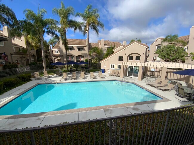 Foto del edificio - 1321 E Grand Ave