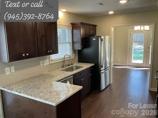 Foto del edificio - 4220 Wynborough Ln