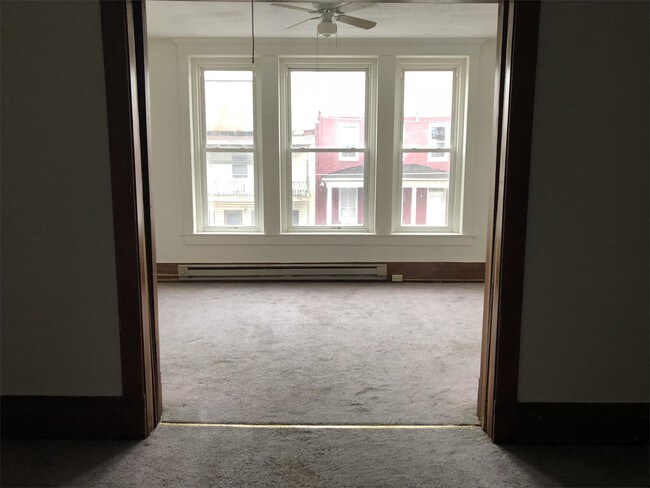 Photo - 7 N Main St