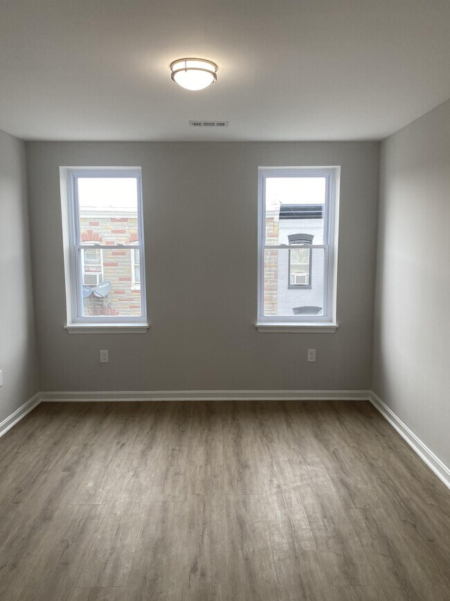 Building Photo - 3315 Noble St