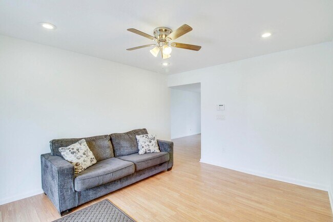 Building Photo - 110 N C Street, Lake Worth Beach, FL 33460