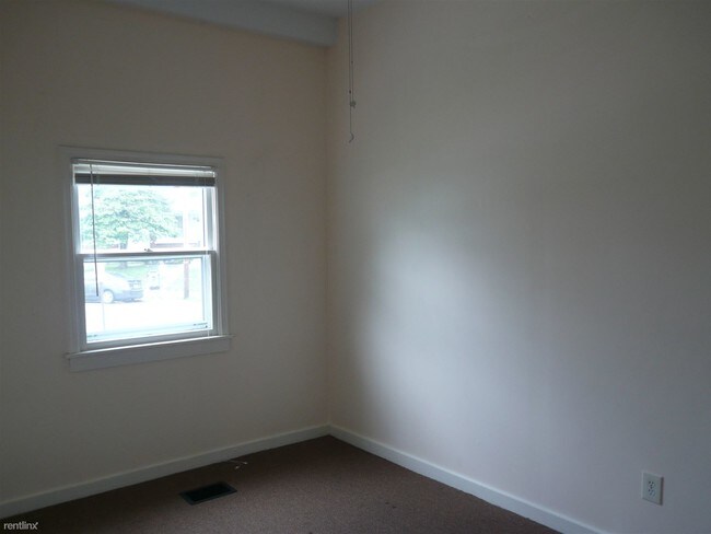 Building Photo - 2 br, 1 bath Duplex - 1064 E Caldwell St #1