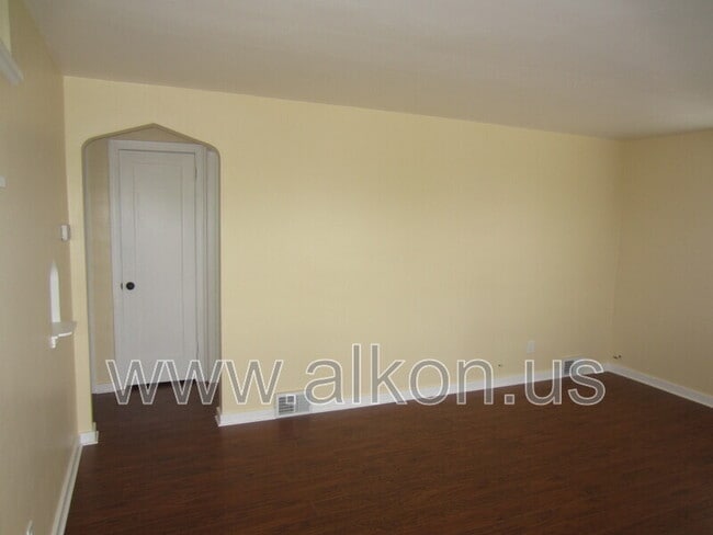 Building Photo - 2411 Webster Ave