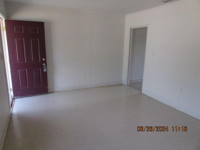 Foto del edificio - 17 Dixie Dr