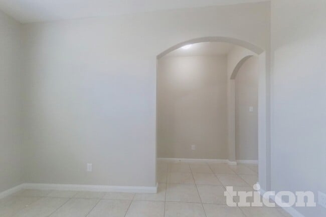 Building Photo - 6008 Obsidian Creek Dr