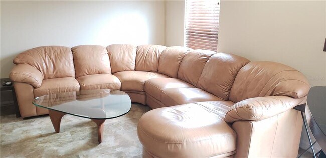 Foto del edificio - 4560 Ashburn Square Dr