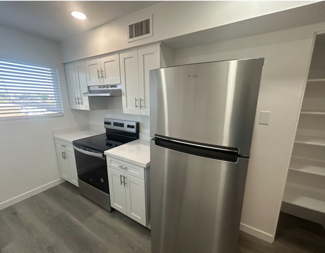 Foto principal - Updated 2 bed near downtown Chandler