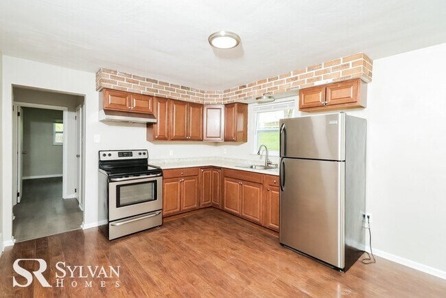 Building Photo - Sunny 3BR 2BA Home for You