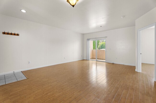 Foto del edificio - Spacious One-Bedroom in 55+ Monterey Park ...
