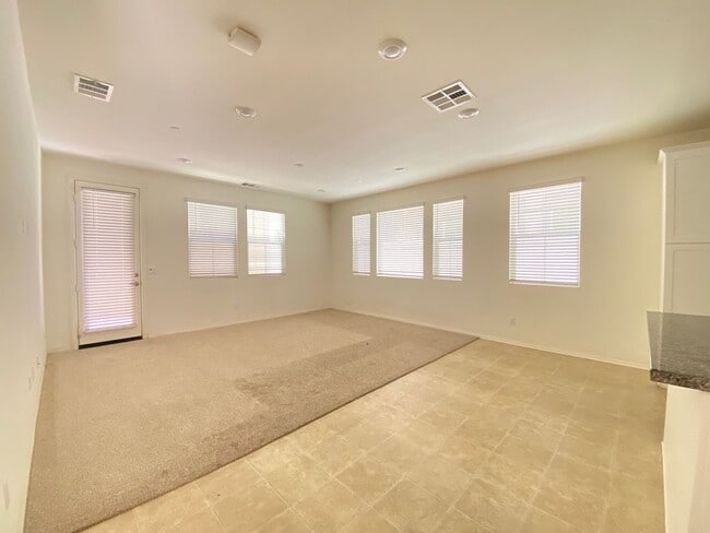 Building Photo - Cozy 3 Bedroom and 2.5 Bath home in Eastvale!