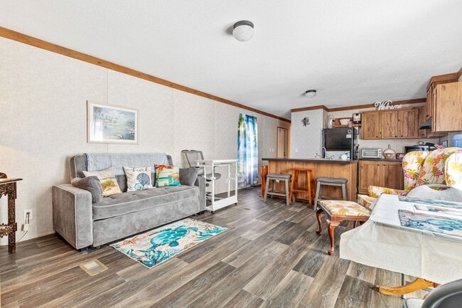 Building Photo - 27851 Roanoke Cir