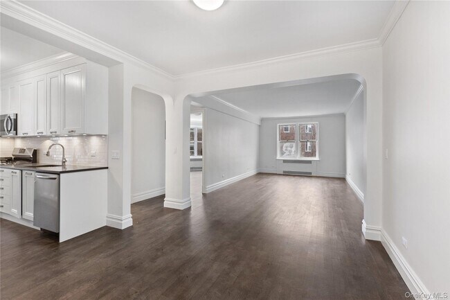 Foto del edificio - 73-12 35th Ave