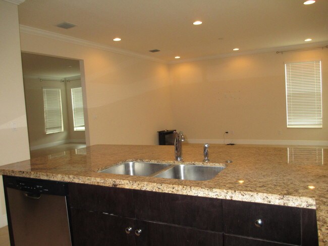 Building Photo - 1501 NW Cataluna Cir