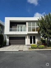Building Photo - 7515 NW 97th Ct