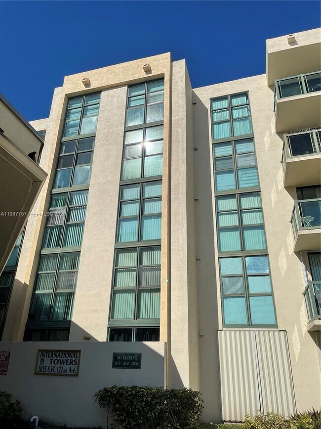 Foto del edificio - 2055 SW 122nd Ave