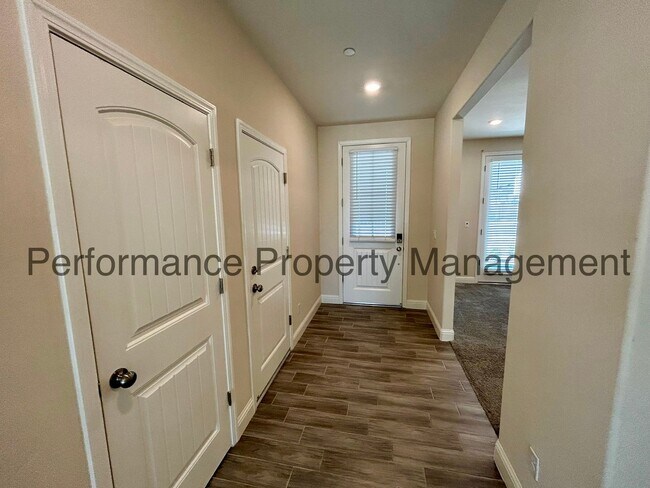 Foto del edificio - 3608 Oak Lake Ln