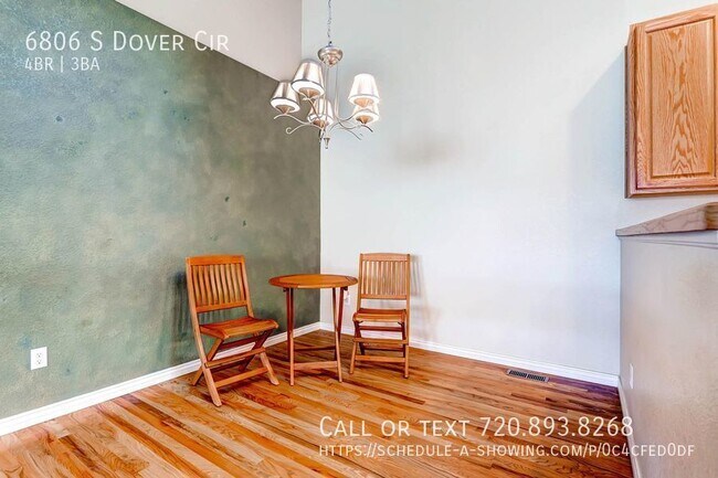 Foto del edificio - Gorgeous 4Bed 3Bath Townhome with 2 Car Ga...