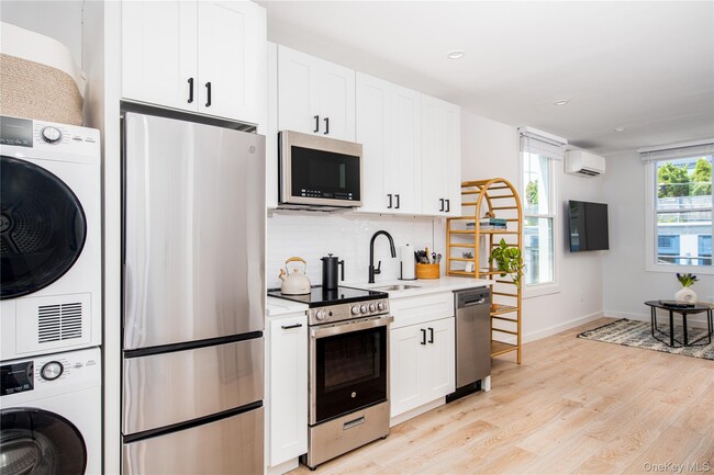 Building Photo - 108-09 Rockaway Beach Dr