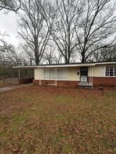 Building Photo - 3018 Oak Forest Dr
