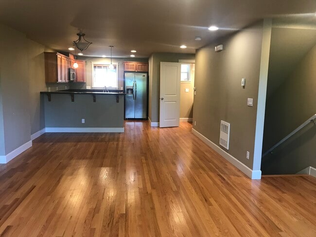 Building Photo - 11030 Greenwood Ave N