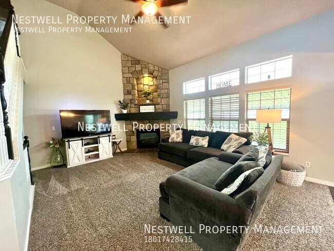 Building Photo - Exquisite 5-bed Home in Roy