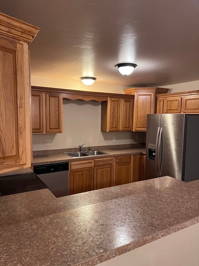 Kitchen - 524 E Broadway St