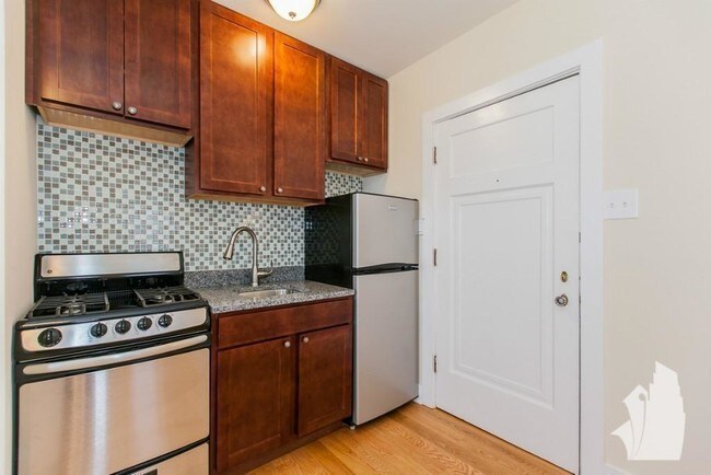 Foto del edificio - 4546 N Damen Ave