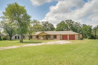 Building Photo - 506 E Palm Valley Blvd